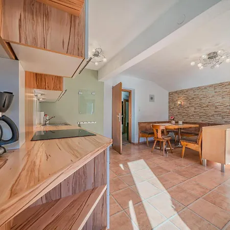 アパート Haus-verena